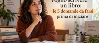 Voglio scrivere un libro: le 5 domande da farsi prima di iniziare Persona pensierosa davanti a un quaderno con la scritta voglio scrivere un libro in italiano